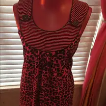 - Delia’s sleeveless Pink cheetah top (Vintage early 2000s) medium