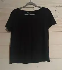 Plain black t shirt