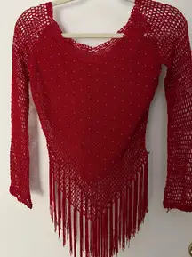 🔥 Vintage Red Crochet Fringe Top – Small 🔥 Boho drama meets handmade charm.