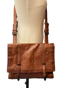 Kenneth Cole New York Brown Croc Leather Messenger Crossbody Bag‎ Cognac