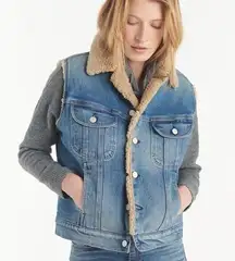 Y2k 00s Gap denim vest with faux fur tan collar and lining Size M