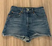 Levi’s Ribcage Denim Shorts!