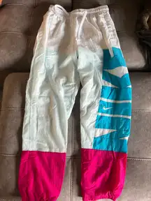 Nike windbreaker joggers