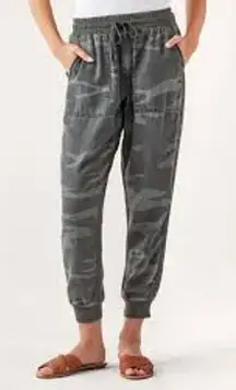 Splendid High Rise Lakeside Camo Joggers Green Small