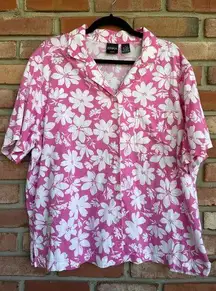 Erika Woman 1X Pink Hawaiian Button-Up Shirt with White Flowers EUC, Lightweight