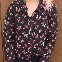 Zara Black Red Cherries Cropped Button Down Ruffle Hem Blouse Size XS