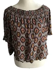 GIMMICKS BY BKE Women's Blouse Short Sleeve Round Neck Geometric .Size S