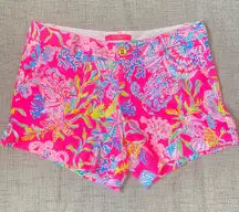 Lilly Pulitzer Pink, Green, Blue Callahan Shorts in Pink Isle size 8 with pocket