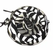 Zebra Pattern Round Flower Purse, Silver, Black