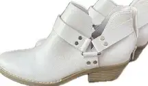 Dolce Vita size 7.5 Dennys white buckle leather ankle booties boots low heel