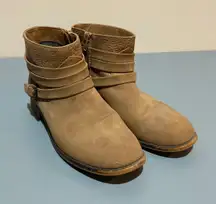 Roxy Tan Ankle Booties - Women's Size 8 - Great Style! tan suede