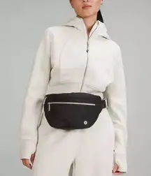 Lululemon City Adventurer Belt Bag 2.5L
Black, NWT+FREE Lululemon Shopping Bag