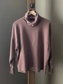 Aerie Oversized Turtleneck Pull Over Raw Hem Sweatshirt Dusty Purple Rose Sz MED