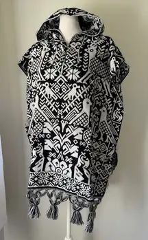 Black & White Hooded Tasseled Mexican Rebozo Shawl Poncho
