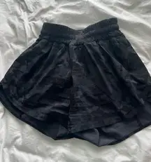 Lululemon Track That 3" Size 4 Camo Pattern 