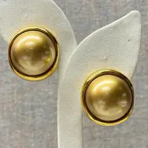 Vintage Classic Gold Tone Faux Pearl Button Clip On Earrings Style