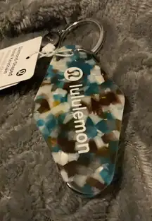 Lululemon diamond shape hotel keychain 