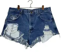 Wrangler Destroyed Cutoff Jean Shorts Distressed High Rise Festival Size 34