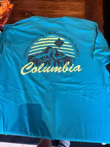 Columbia T-shirt