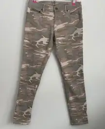 Loft | Faded Camo Relaxed Skinny Jeans sz27/4