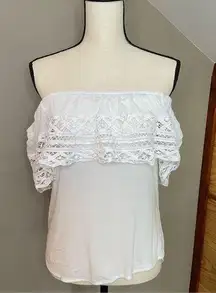 Socialite White Off The Shoulder Lace Top Medium