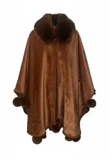 WBG Fashion Faux Fur Acrylic Cape / Shawl with Pom Trim — One Size NWT