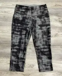 Black & Gray Abstract Print Cropped Leggings Size Small