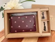 NWT Coach Boxed Corner Zip Wristlet With Star Print And Charms‎