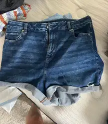 American Eagle Curvy Mom Shorts