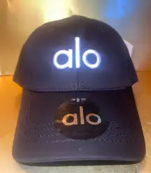 Alo yoga baseball cap black & white NWT