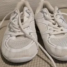 White Mesh Low-Top Athletic Sneakers smapavic