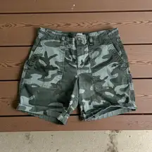 GAP Women's Camo Girlfriend Khaki Shorts Size 2