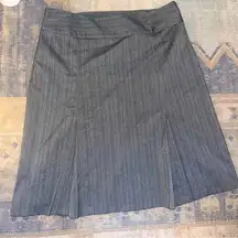 NWOT GEOFFREY BEENE PLEATED GREY PINSTRIPE SKIRT SIZE 12