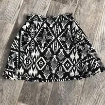 Victoria’s Secret mini skirt Black & White geometric print Size XS