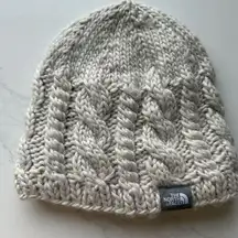 North Face G Cable Fish Beanie- Moonlight Ivory Women’s One Size Cozy winter Hat