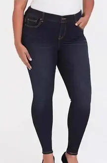 Torrid Bombshell Skinny Jeans Premium Denim Dark Wash Plus Size 24R‎ Stretch