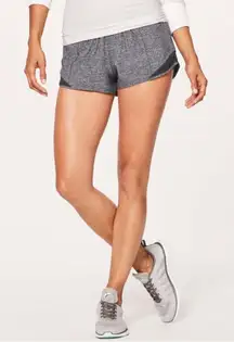 Lululemon Hotty Hot Short II *2.5"
Heather Lux Multi Black / Heathered Black