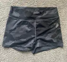 Better Bodies Shorts Camo