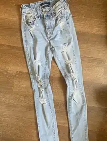 Women’s Aero High Rise Curvy Distressed skinny Jeans