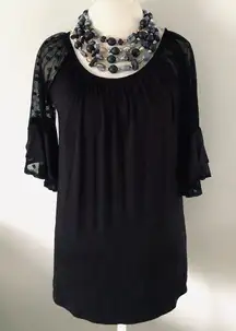 Beautiful comfy dressy blouse 🌹