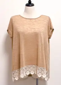 Umgee Tan Cream Knit Slub Short Sleeve Hi Lo Top Crochet Floral Lace Medium EUC