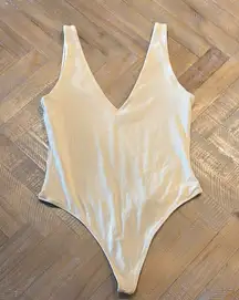 Aritzia Babaton Contour V-Neck Bodysuit