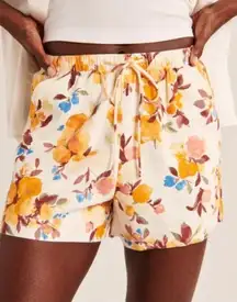 Mid Raise linen blend shorts