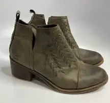 Billabong‎ faux leather ankle boots size 7