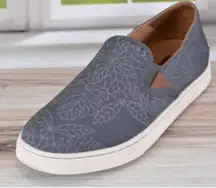 OluKai Pehuea Pow Wow Women's 9.5 Slip On Boat Shoe Loafer Blue Gray Palm Leaf