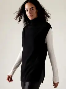 Athleta Alpine Tabard Wool and Cashmere Tunic Sweater Vest- Black Size Large