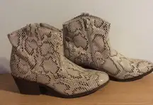 True Craft Sexy Snakeskin 2” Heel Booties Size 8M