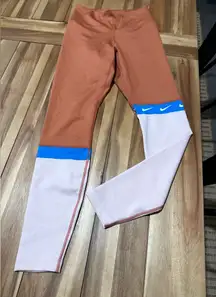 Nike dri fit women’s Nike color block leggings XS