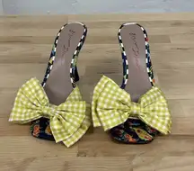 Betsy Johnson Multicolor gingham sandals - Size 6