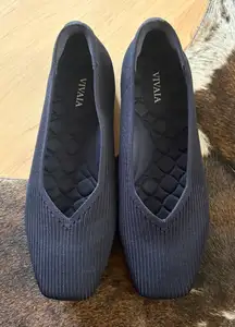 VIVAIA Navy Blue Margot 2.0 Square Toe V Cut Knit Flat Size 38.5 / 7.5